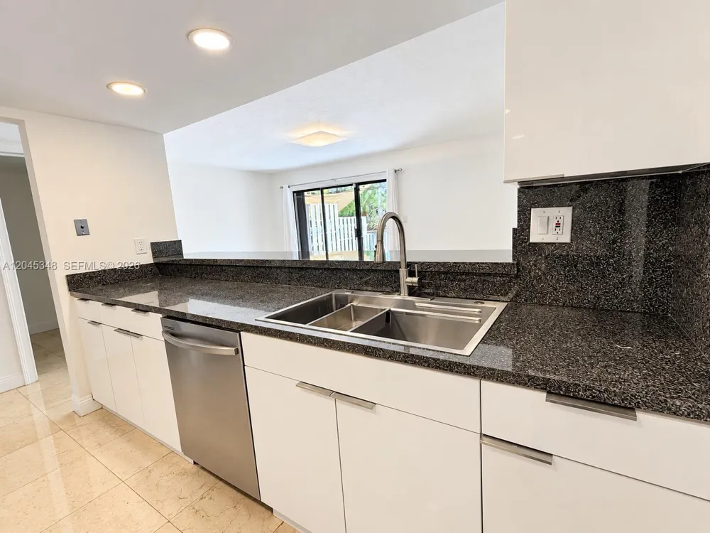 3756 NE 166th St #112 North Miami Beach, FL 33160