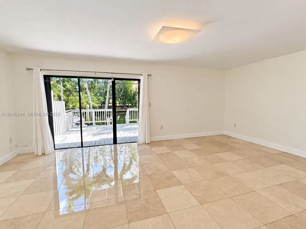3756 NE 166th St #112 North Miami Beach, FL 33160