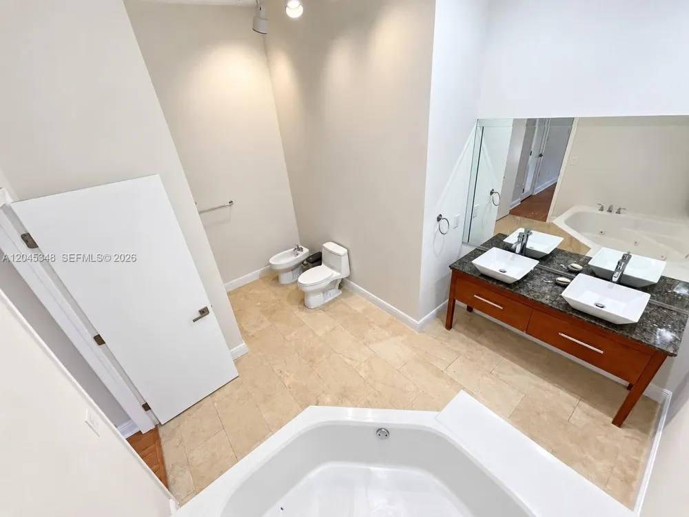 3756 NE 166th St #112 North Miami Beach, FL 33160