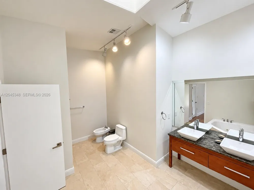 3756 NE 166th St #112 North Miami Beach, FL 33160