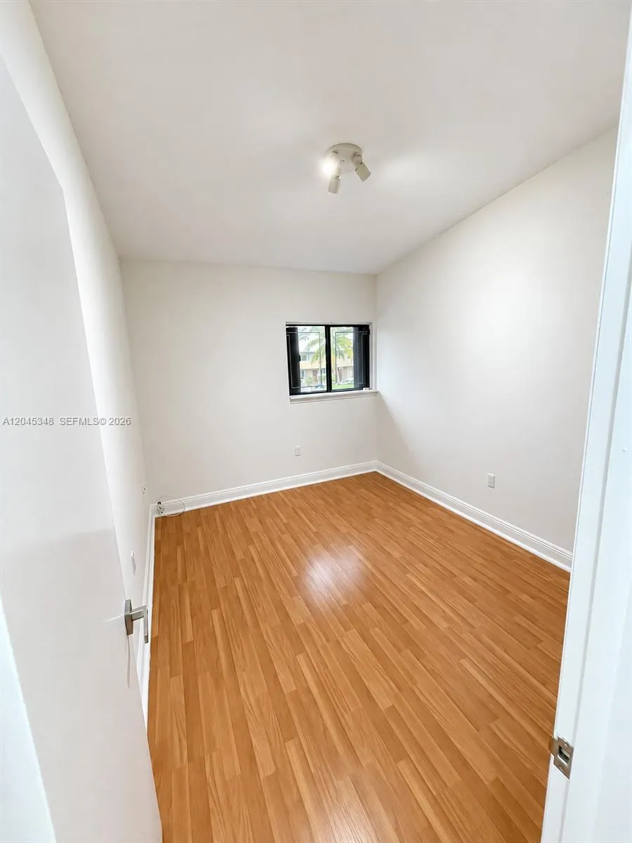3756 NE 166th St #112 North Miami Beach, FL 33160