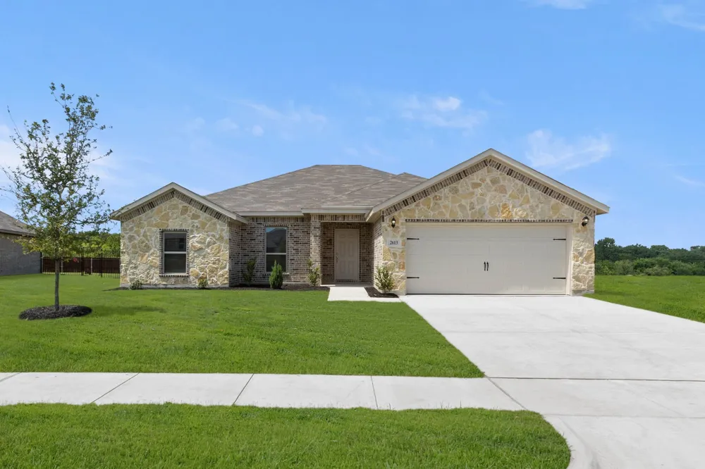 2613 River Bank Drive Burleson, TX 76028
