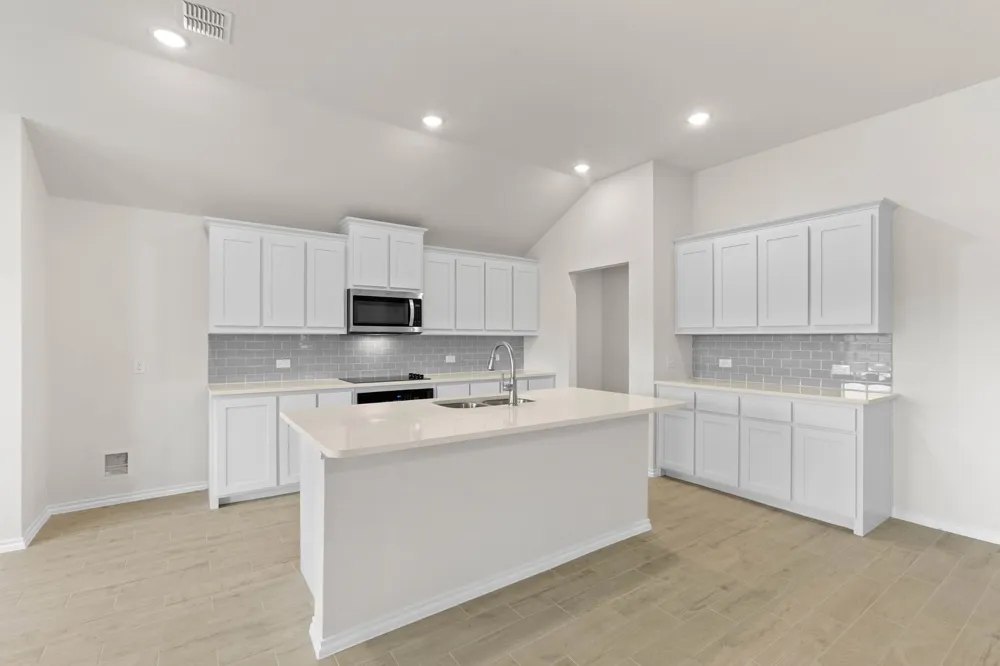 2613 River Bank Drive Burleson, TX 76028