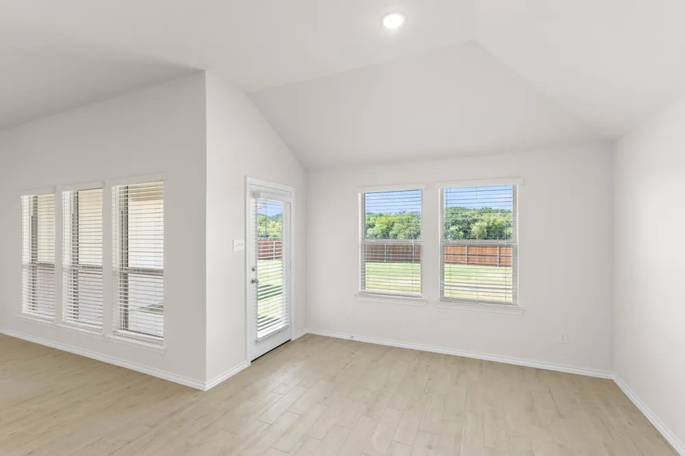 2613 River Bank Drive Burleson, TX 76028