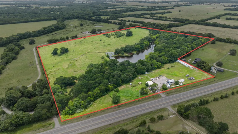 32 S Hwy 121 Highway Bonham, TX 75418