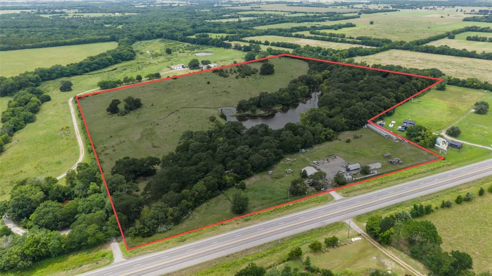 32 S Hwy 121 Highway Bonham, TX 75418