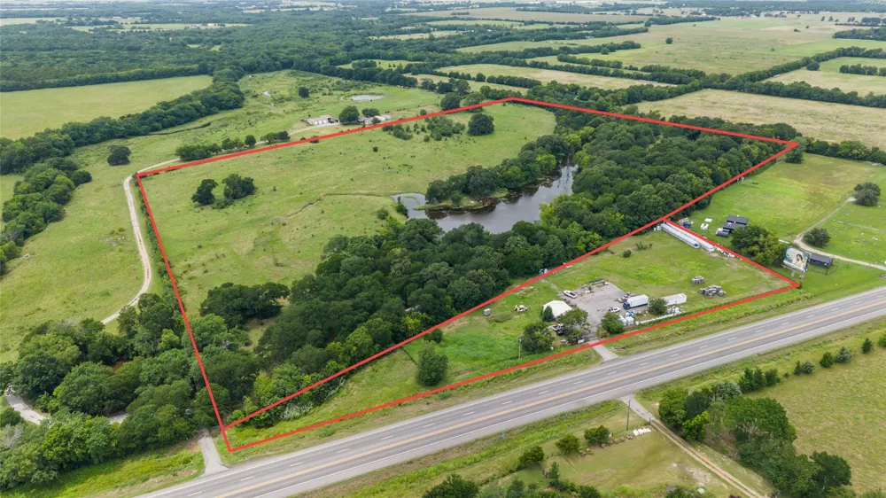 32 S Hwy 121 Highway Bonham, TX 75418