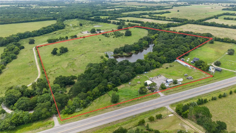 32 S Hwy 121 Highway Bonham, TX 75418