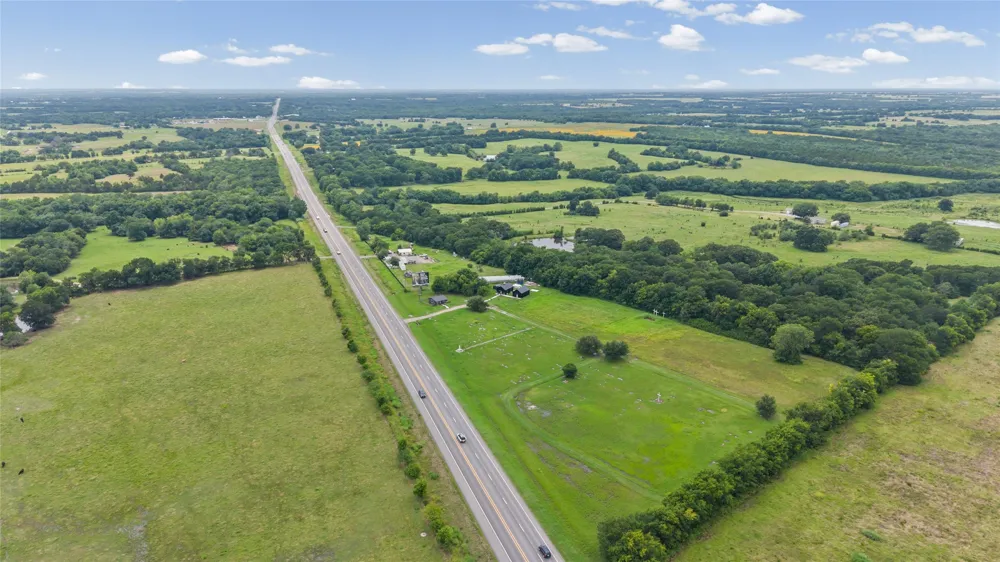 32 S Hwy 121 Highway Bonham, TX 75418