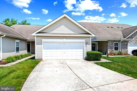 9002 EXECUTIVE CLUB DRIVE