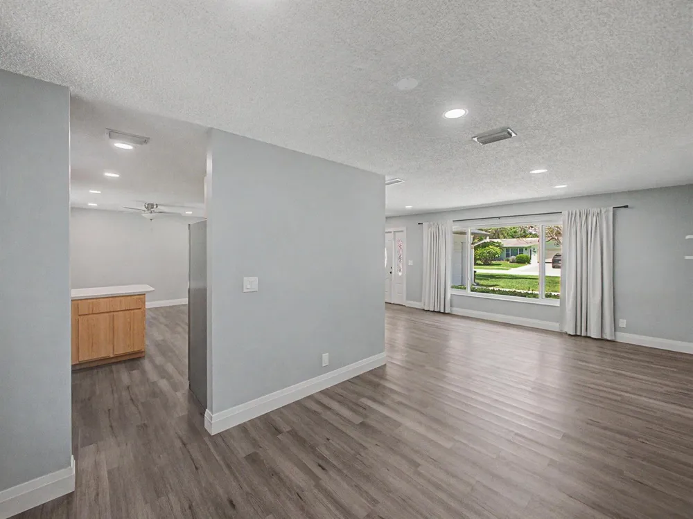 126 Chapel Lane Tequesta, FL 33469