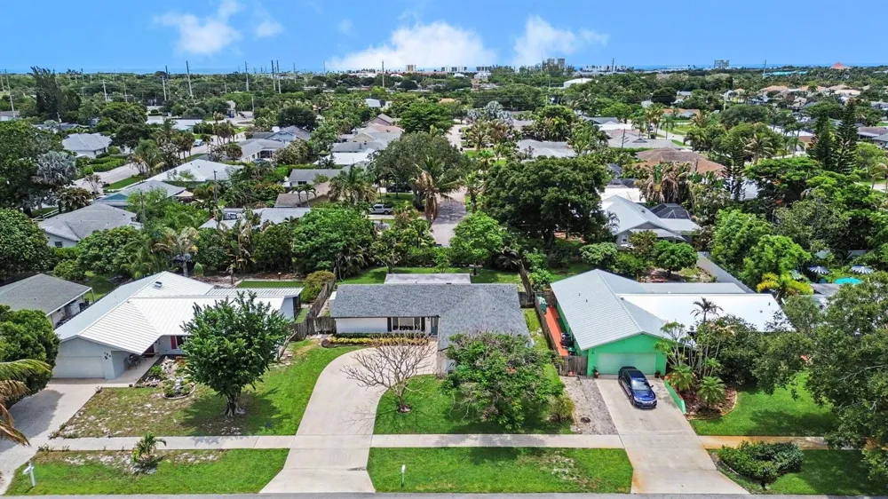 126 Chapel Lane Tequesta, FL 33469
