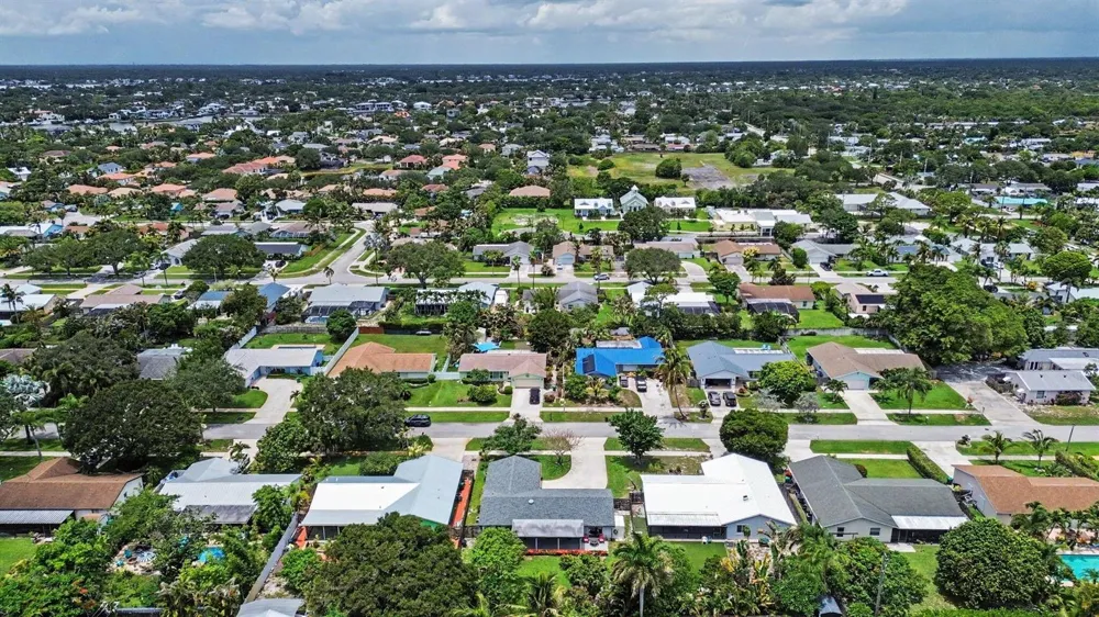 126 Chapel Lane Tequesta, FL 33469