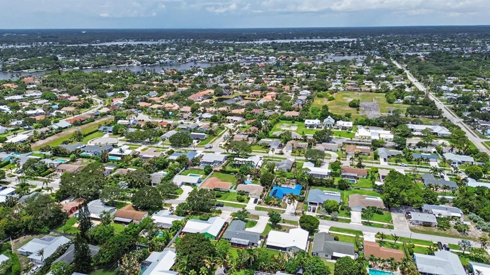 126 Chapel Lane Tequesta, FL 33469