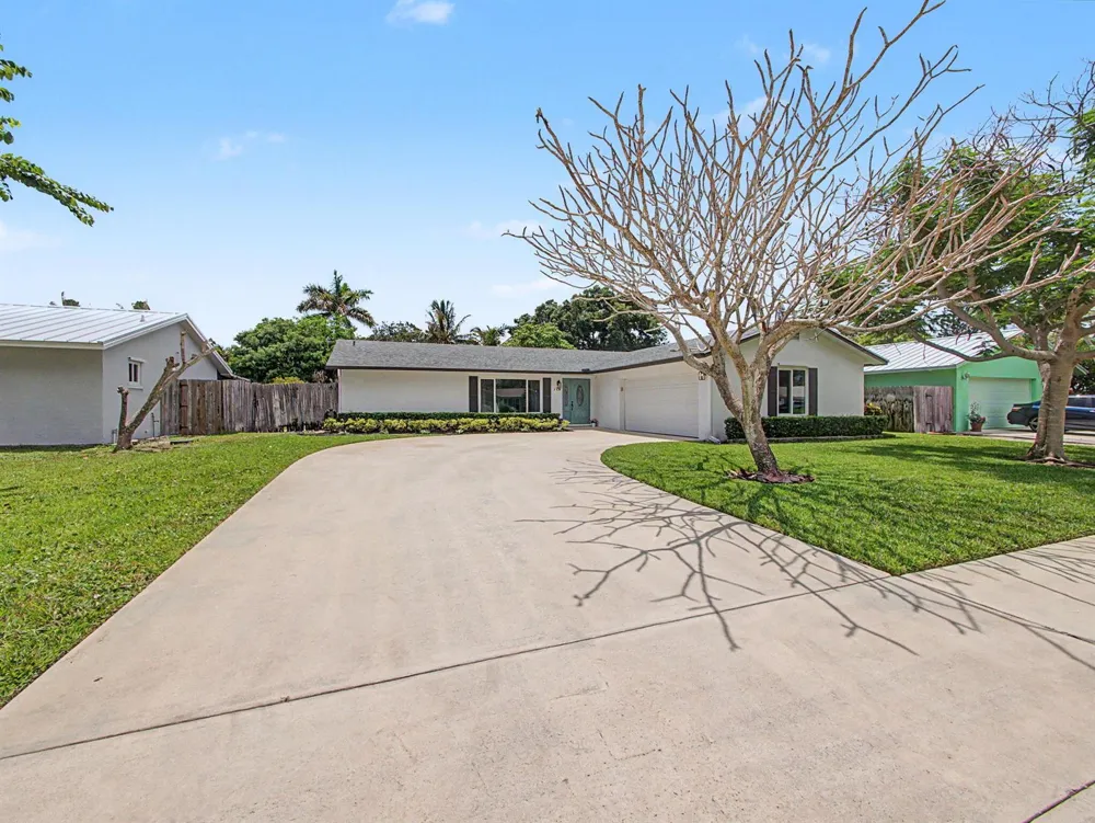 126 Chapel Lane Tequesta, FL 33469