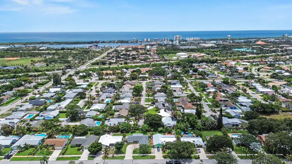 126 Chapel Lane Tequesta, FL 33469