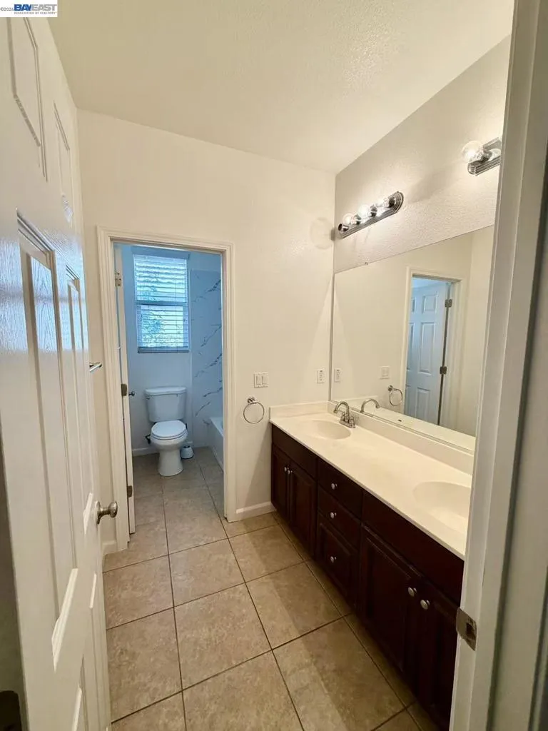 3809 Ruffed Grouse Ln Modesto, CA 95355