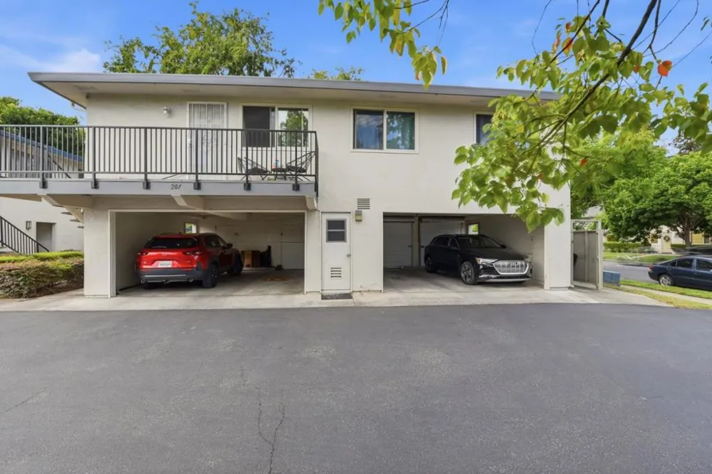207 Watson Drive #3 Campbell, CA 95008