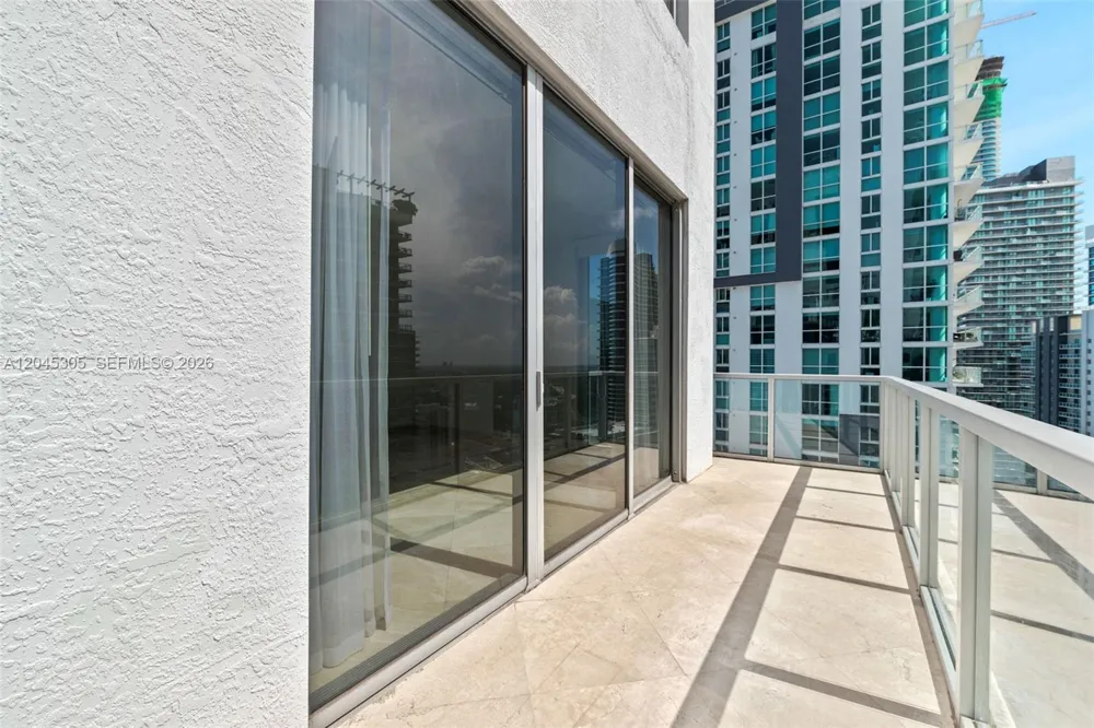 1050 Brickell Ave #3314 Miami, FL 33131