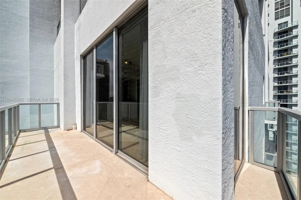 1050 Brickell Ave #3314 Miami, FL 33131
