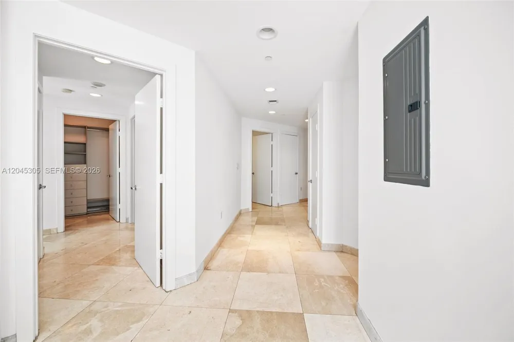 1050 Brickell Ave #3314 Miami, FL 33131