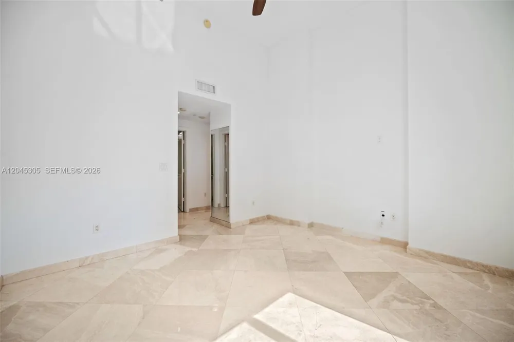 1050 Brickell Ave #3314 Miami, FL 33131