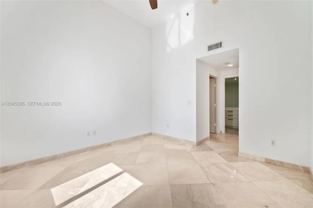 1050 Brickell Ave #3314 Miami, FL 33131