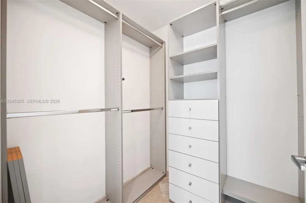 1050 Brickell Ave #3314 Miami, FL 33131
