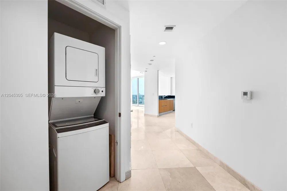 1050 Brickell Ave #3314 Miami, FL 33131