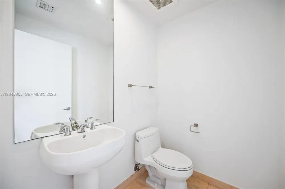 1050 Brickell Ave #3314 Miami, FL 33131