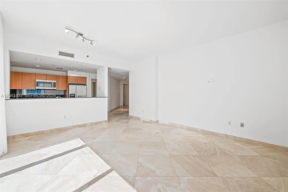 1050 Brickell Ave #3314 Miami, FL 33131