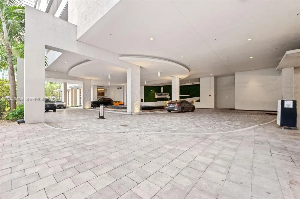 1050 Brickell Ave #3314 Miami, FL 33131