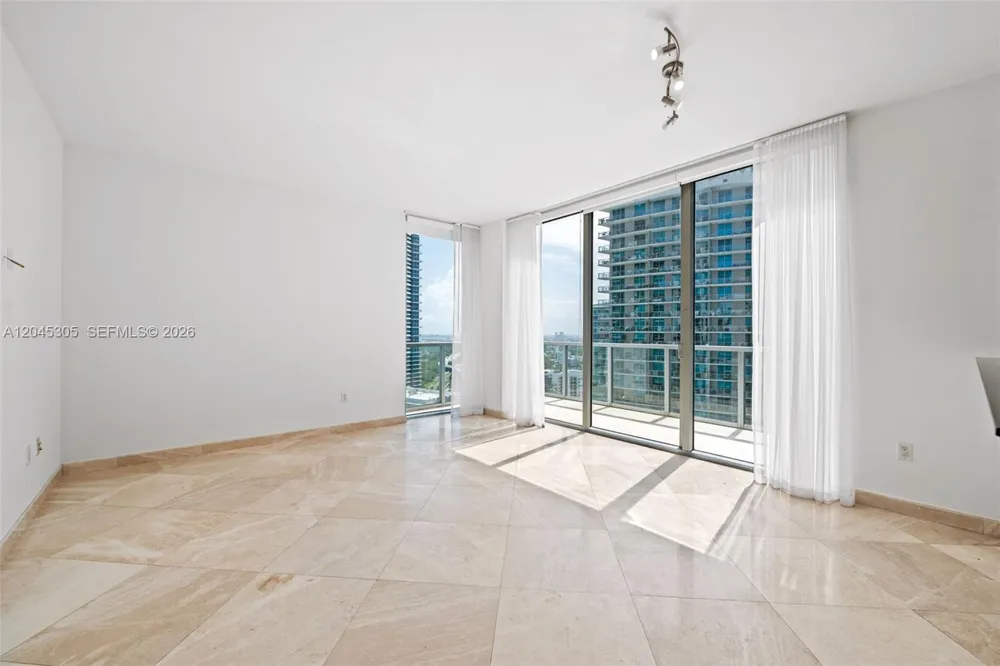 1050 Brickell Ave #3314 Miami, FL 33131