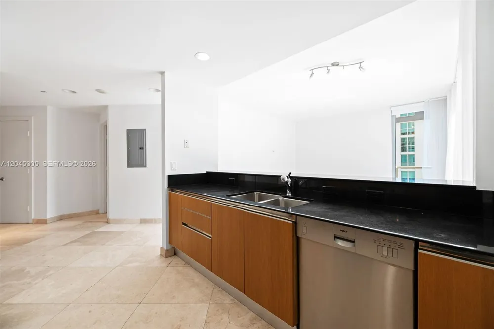 1050 Brickell Ave #3314 Miami, FL 33131
