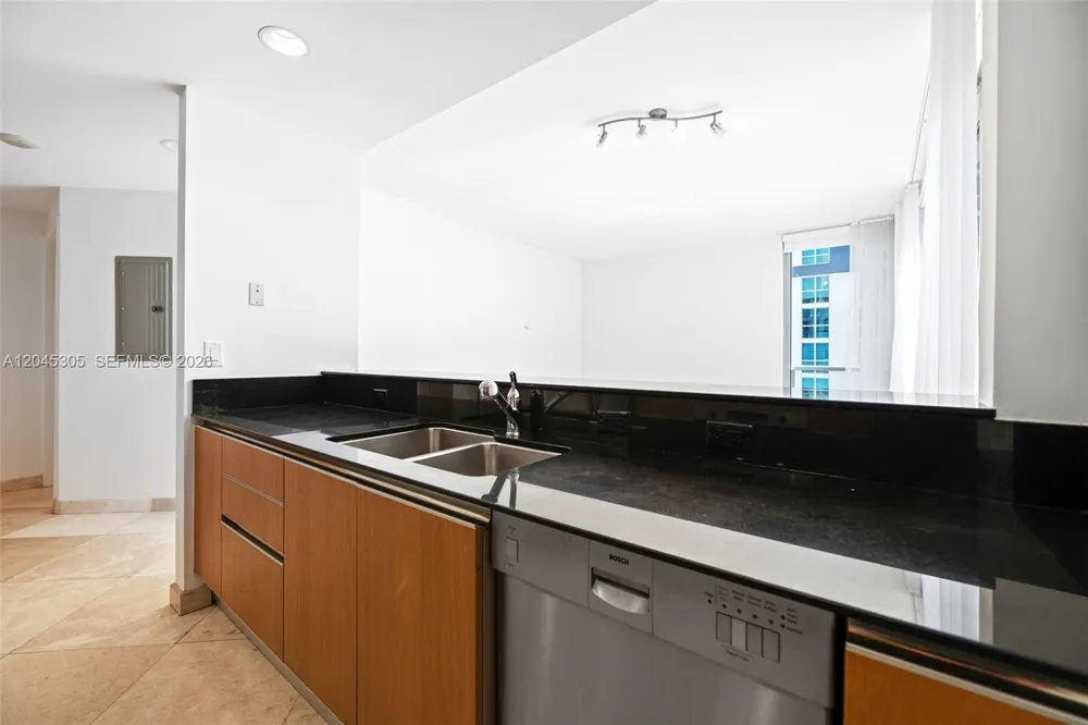 1050 Brickell Ave #3314 Miami, FL 33131