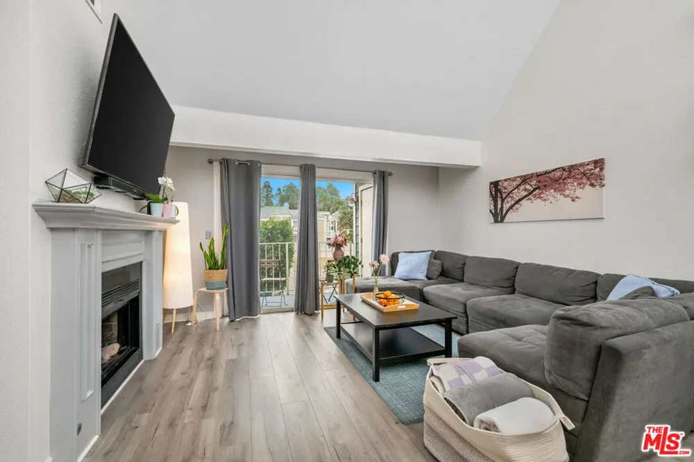 810 Baker Street #204 Costa Mesa, CA 92626