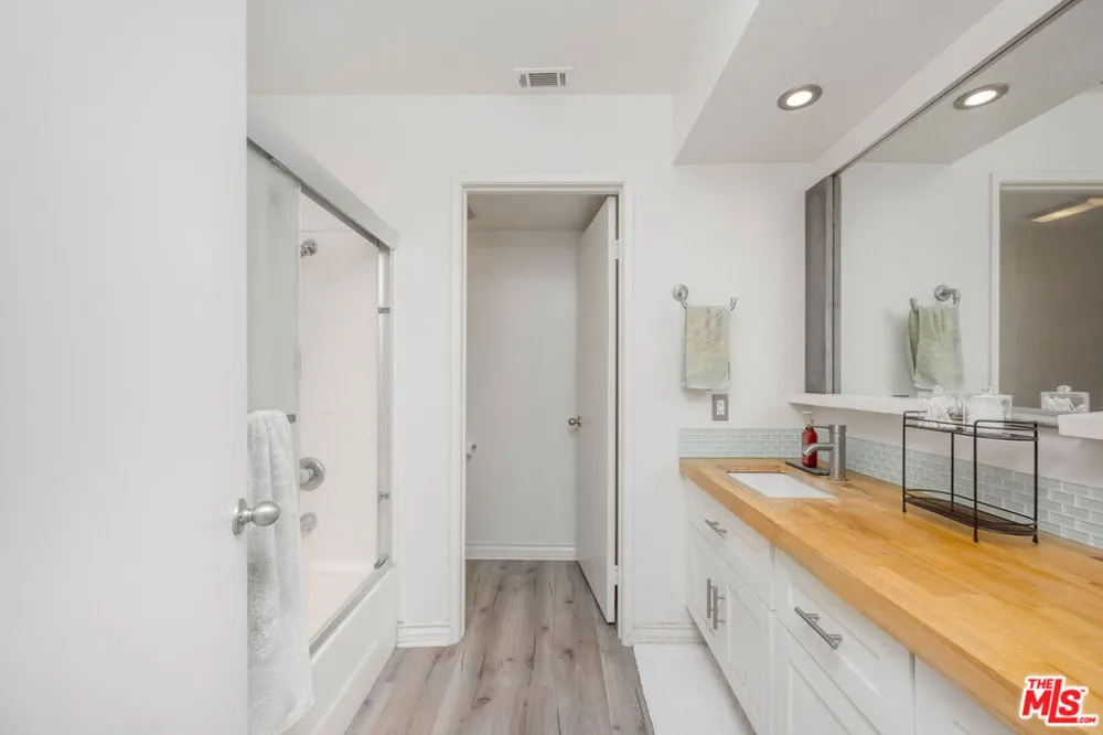 810 Baker Street #204 Costa Mesa, CA 92626