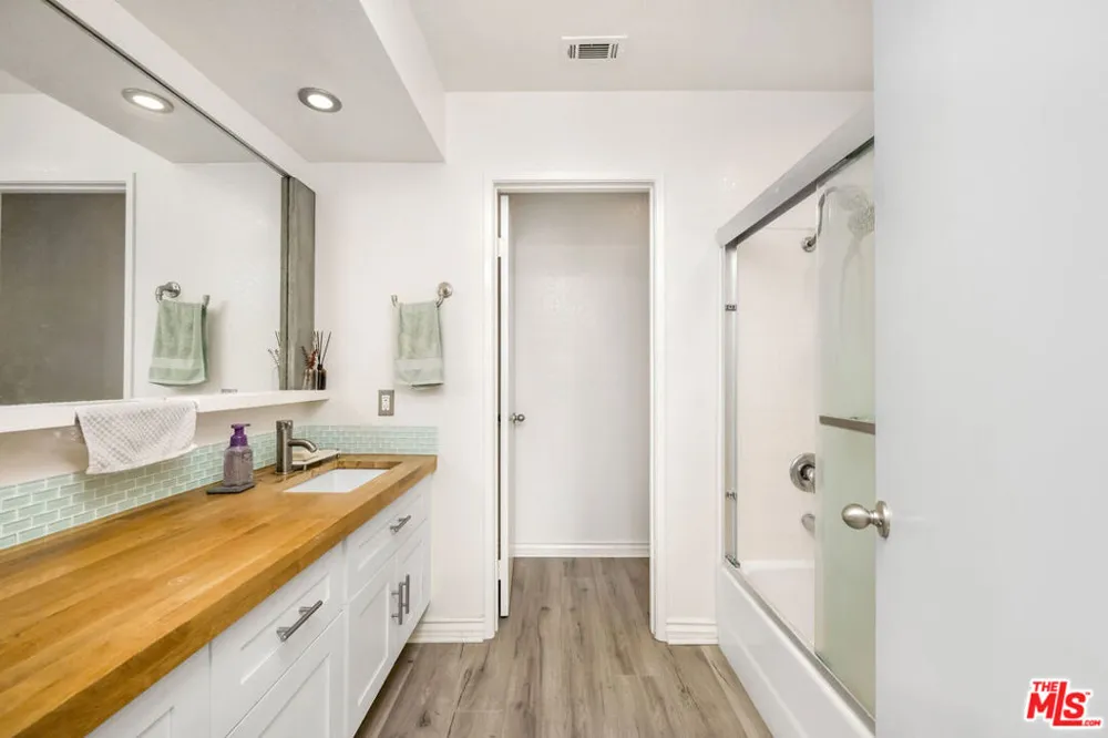 810 Baker Street #204 Costa Mesa, CA 92626