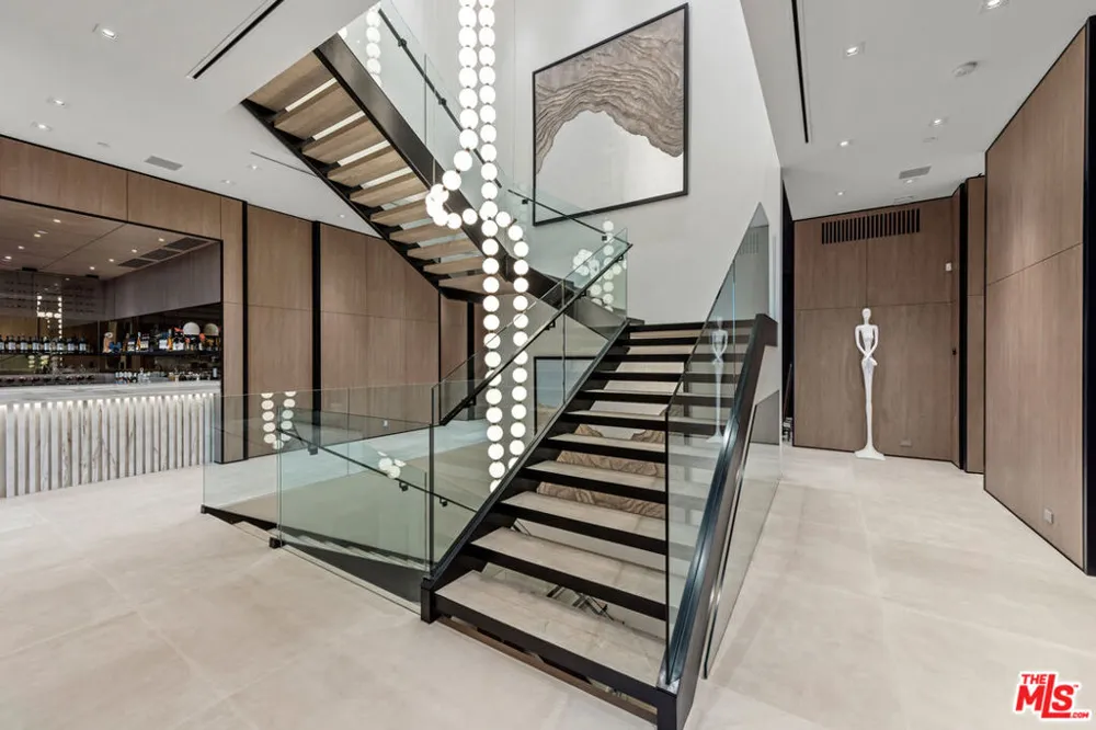 9607 Highridge Drive Beverly Hills, CA 90210