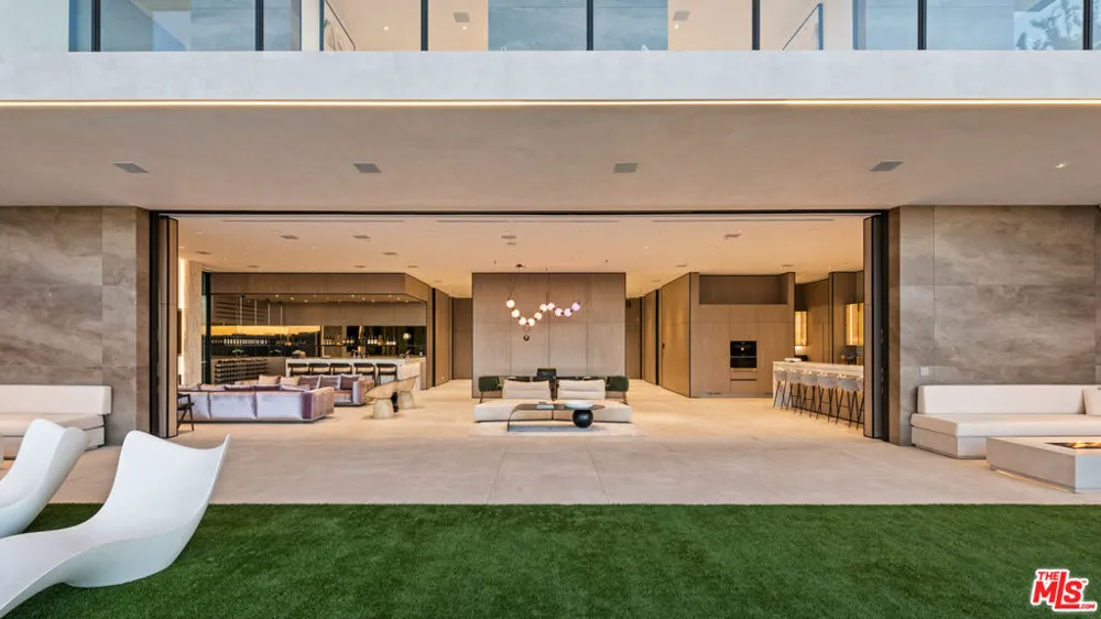 9607 Highridge Drive Beverly Hills, CA 90210