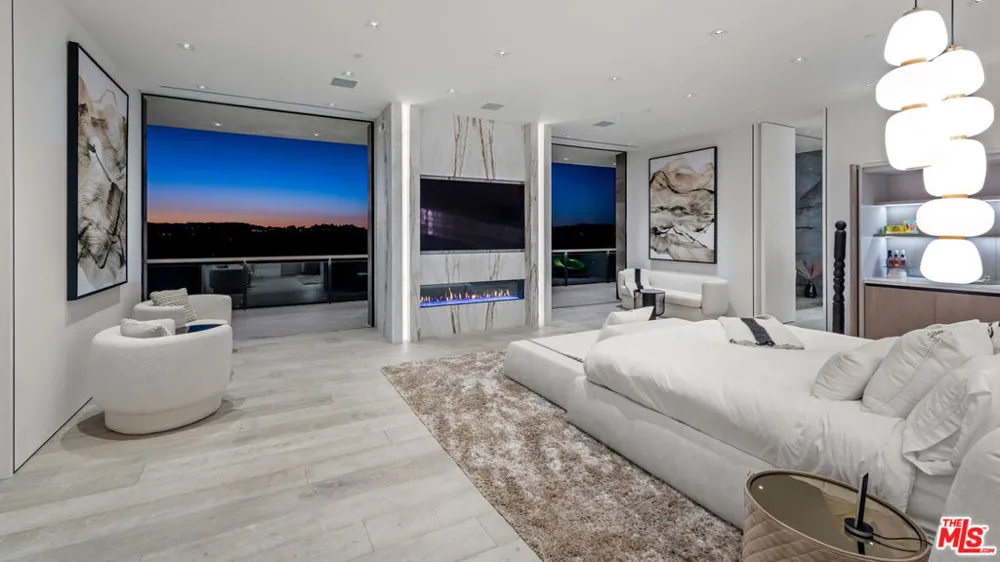 9607 Highridge Drive Beverly Hills, CA 90210