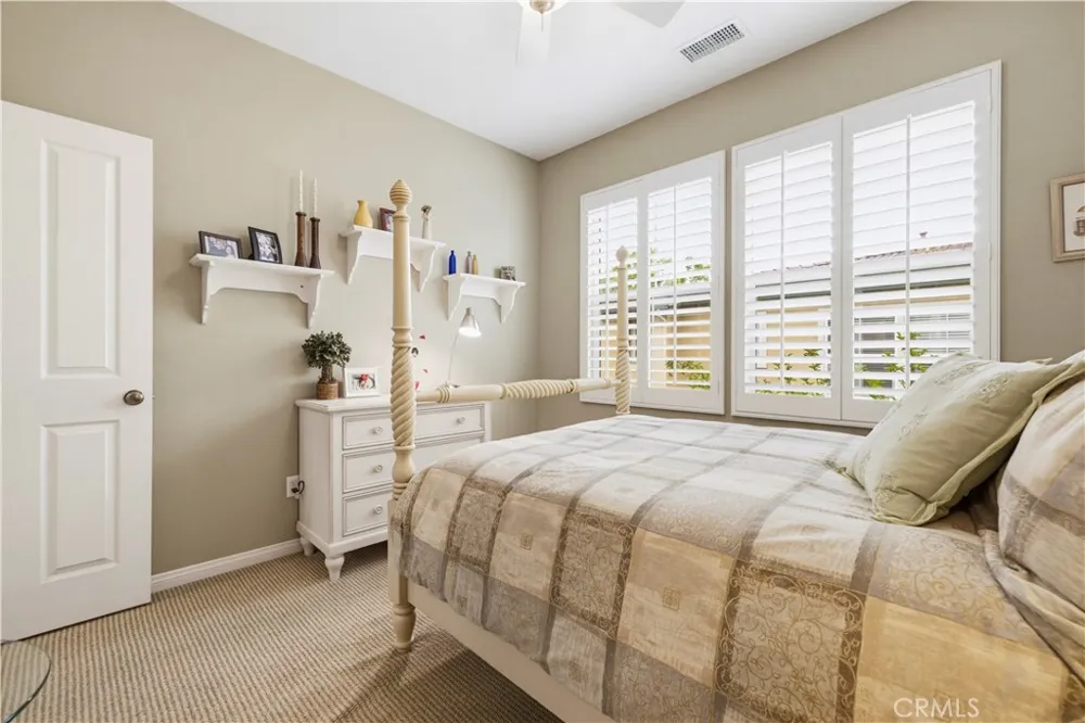 25441 Eagle Lane #140 Valencia, CA 91381