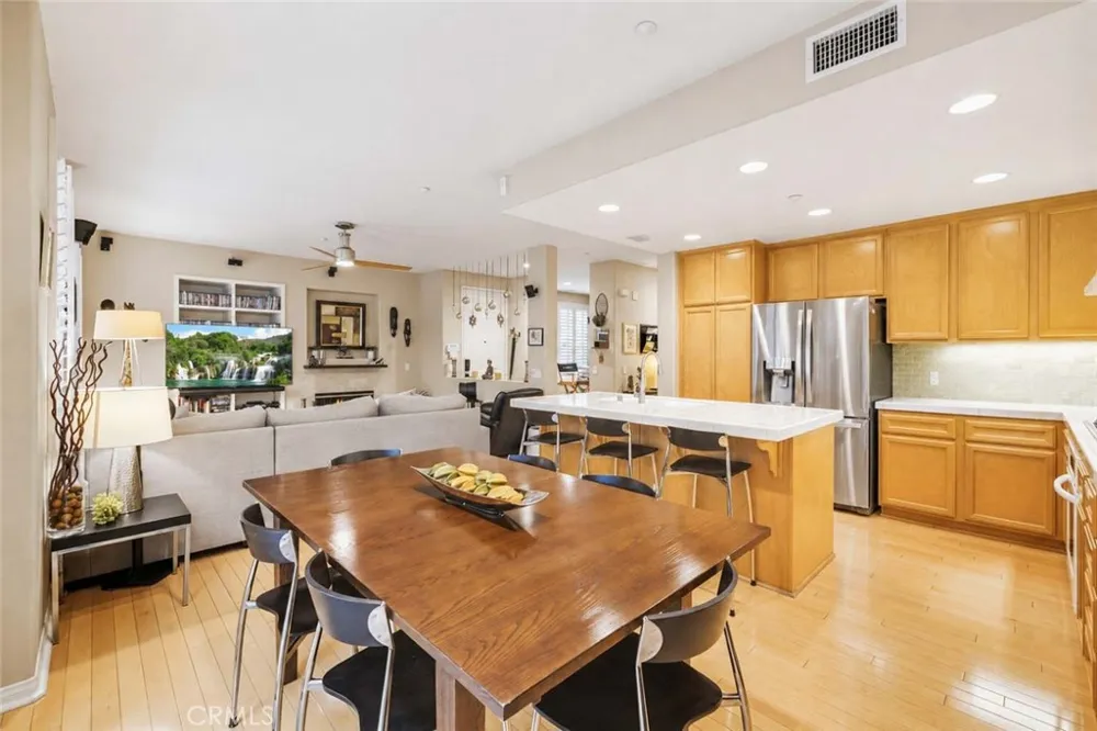 25441 Eagle Lane #140 Valencia, CA 91381