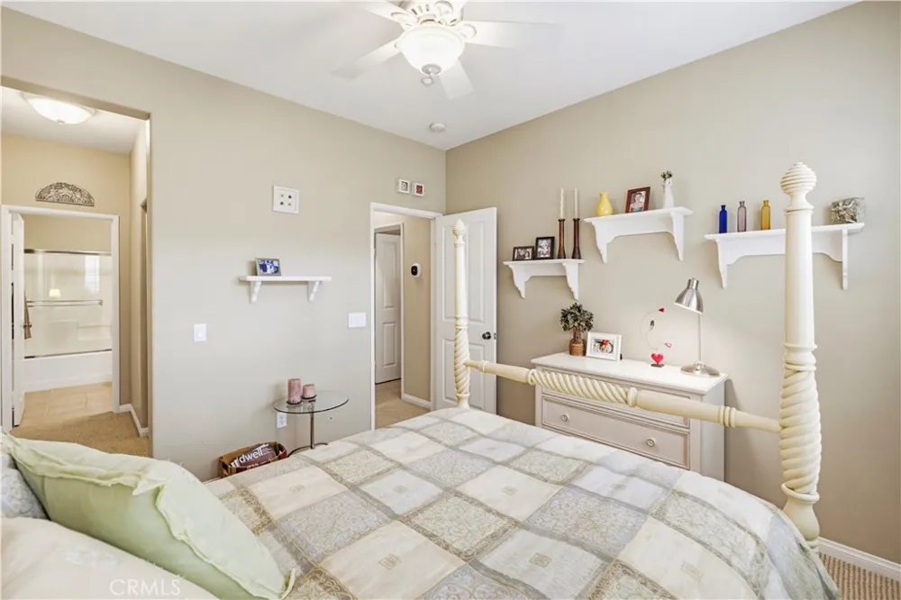 25441 Eagle Lane #140 Valencia, CA 91381