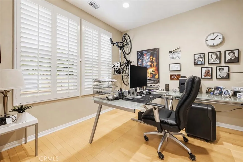 25441 Eagle Lane #140 Valencia, CA 91381
