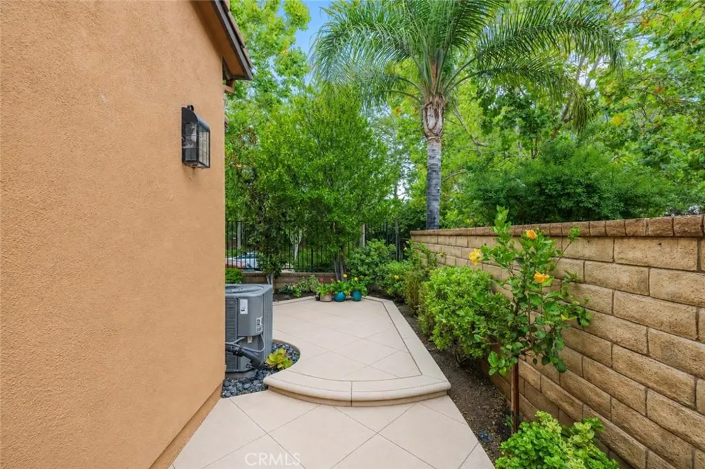 25441 Eagle Lane #140 Valencia, CA 91381