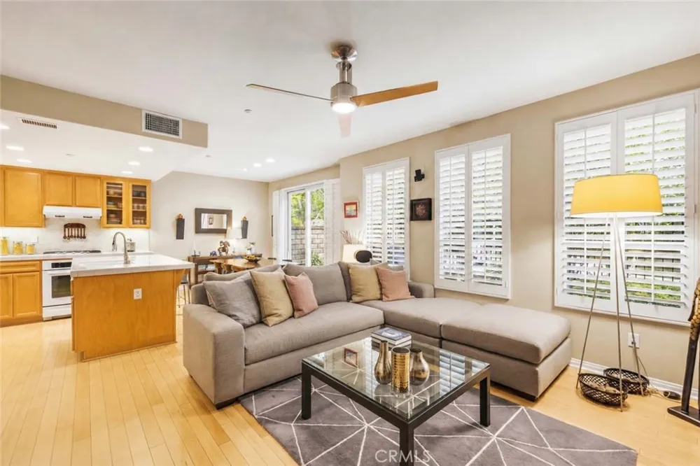 25441 Eagle Lane #140 Valencia, CA 91381