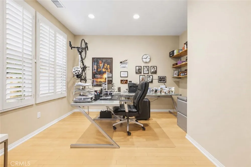 25441 Eagle Lane #140 Valencia, CA 91381