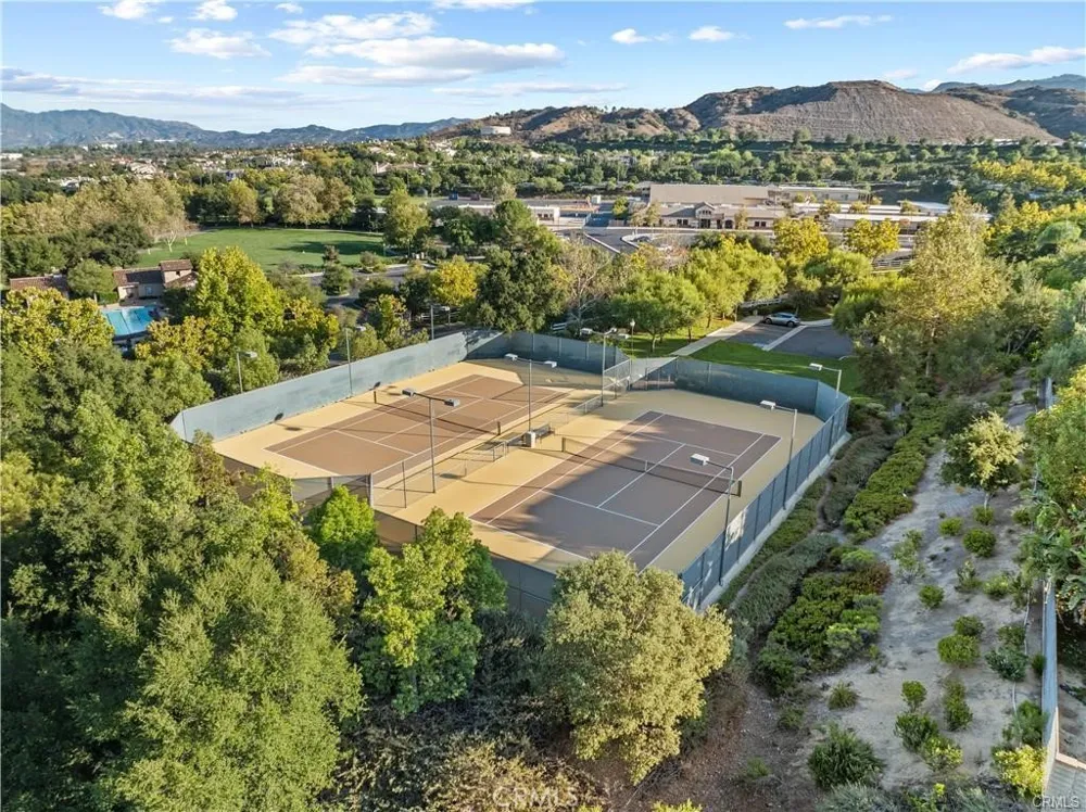 25441 Eagle Lane #140 Valencia, CA 91381