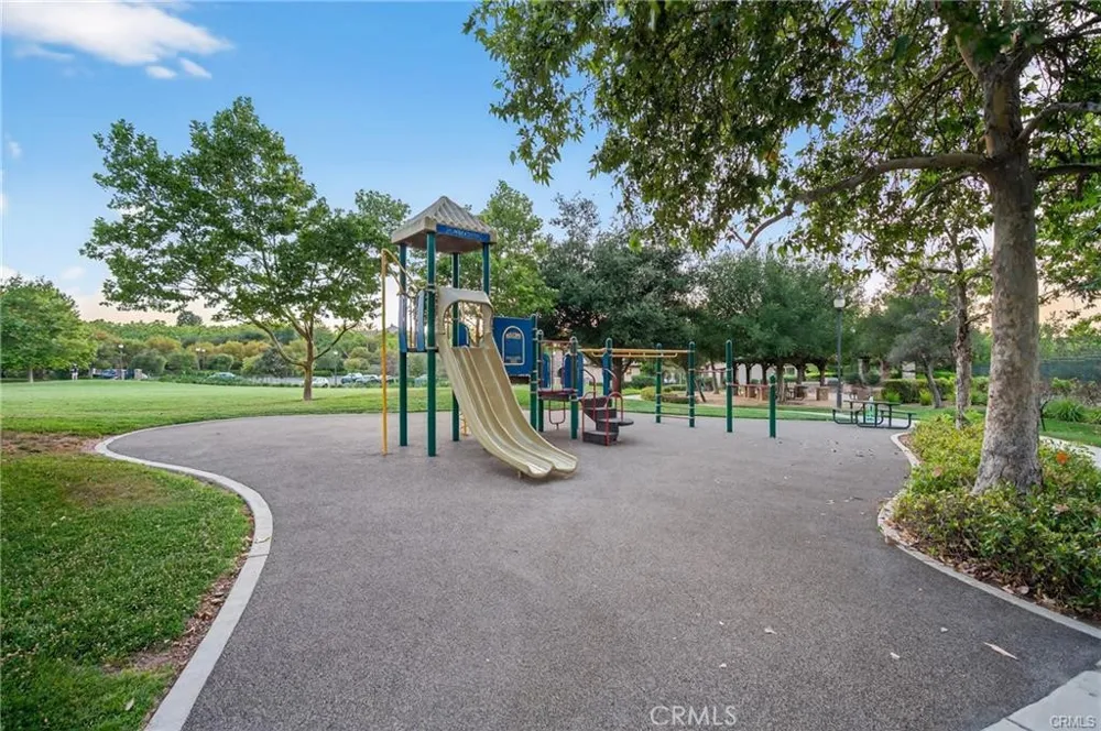 25441 Eagle Lane #140 Valencia, CA 91381